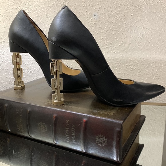 Katy Perry “Suzzie” Chain Heel Pump - Black - Size 8.5 - Picture 2 of 6